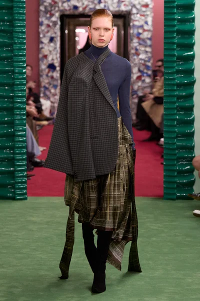 Look 44